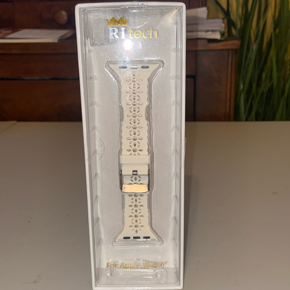 RI Tech Silicone 38-40mm White Apple Watch Band